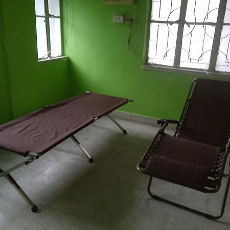 P-24A Cit Road Villa Колката Екстериор снимка